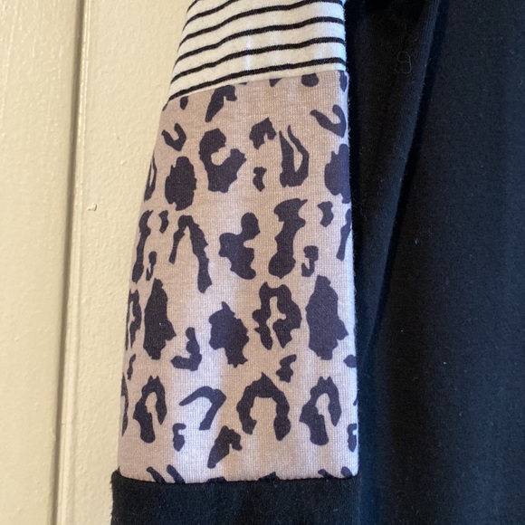 🌟 Long sleeve mixed print top 🌟 - Picture 3 of 6